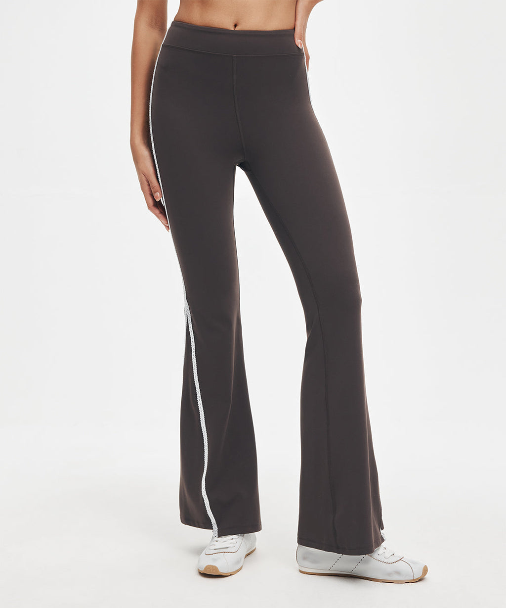 BoldFour™ Contrast Lace Flared Legging 31.5''