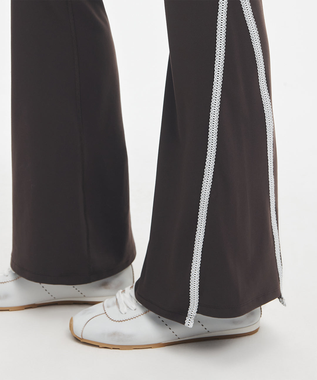 BoldFour™ Contrast Lace Flared Legging 31.5''